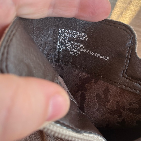 NWOB White Mountain Taft Zip‎ Up Women s Ankle Boots Light Taupe Womens size 8.5 - Picture 7 of 7